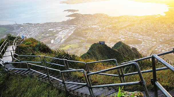 Haiku Stairs – La scala verso il paradiso